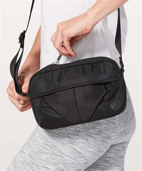 lululemon cross body pouch